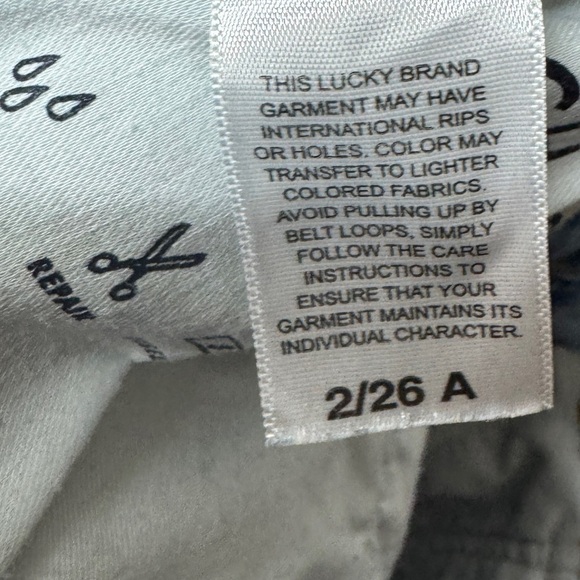 Lucky Brand High Rise Drew Button Fly Intentional Distressing Mom Jeans Size 26 - Picture 14 of 16